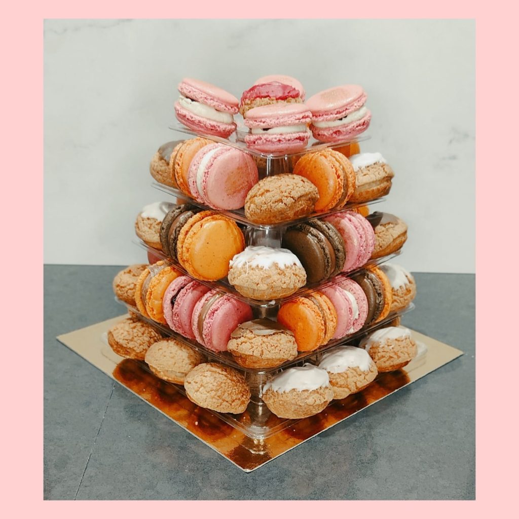 PYRAMIDE CHOUX ET MACARONS 1